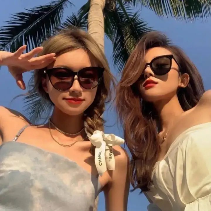 脱线家族封面